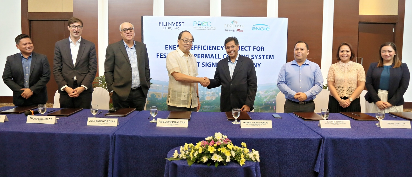Filinvest Land and PDDC executives at signing ceremony for DCS for Festival Mall in the Philippines.